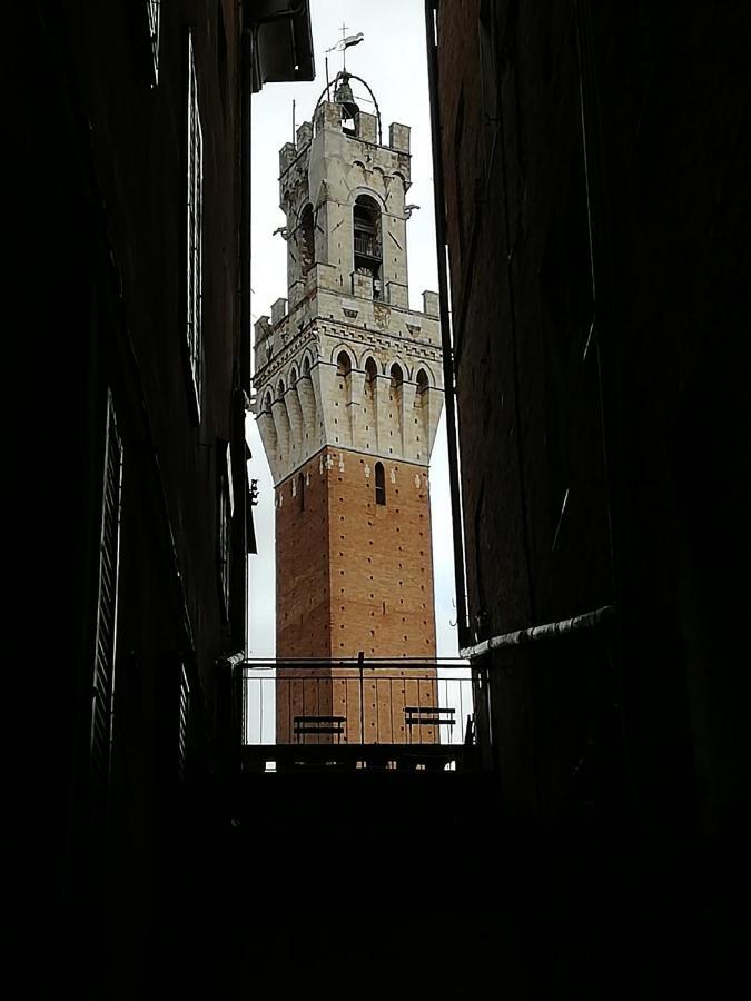 Alloggio Ristrutturato A 50 Metri Da Piazza Del Campo Siena Bagian luar foto